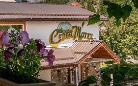 Cedar Motel